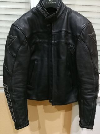 Chaqueta cuero moto Dainese de segunda mano por 180 EUR en Santa Isabel en  WALLAPOP
