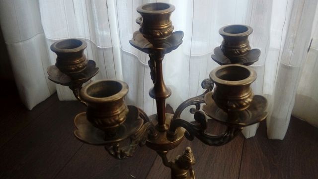 candelabro de bronce
