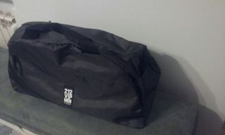 Bolsa de viaje Carolina Herrera de segunda mano por 28 EUR en Madrid en  WALLAPOP