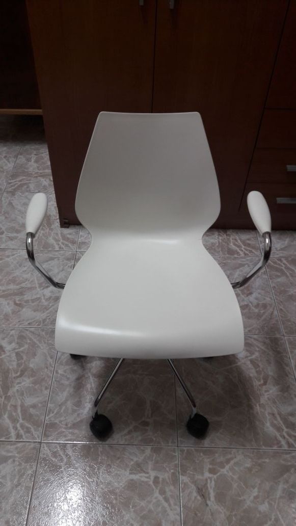 Sillas giratorias de segunda mano por 20 € en Cartagena en WALLAPOP