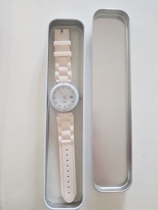 Reloj mujer de segunda mano por 18 € en Madrid en WALLAPOP Reloj Quartz mujer de segunda mano en Madrid en WALLAPOP