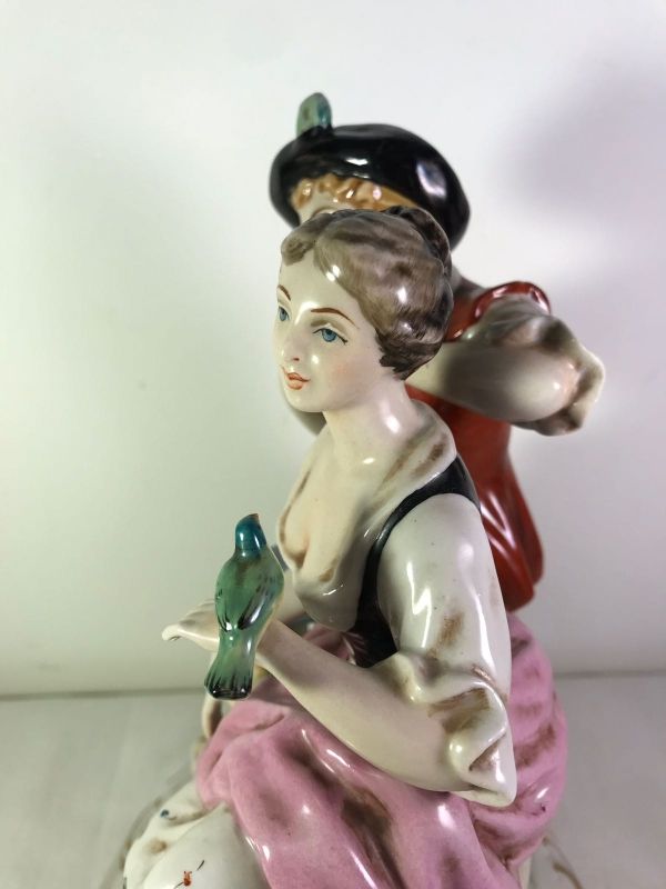 STATUETTA IN PORCELLANA - 25 CM - MS