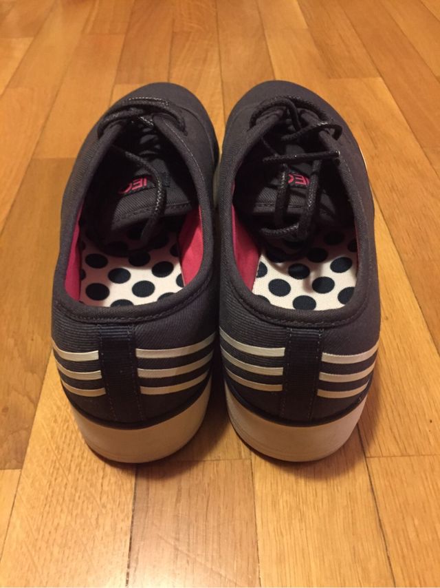 Zapatillas adidas (40.5)