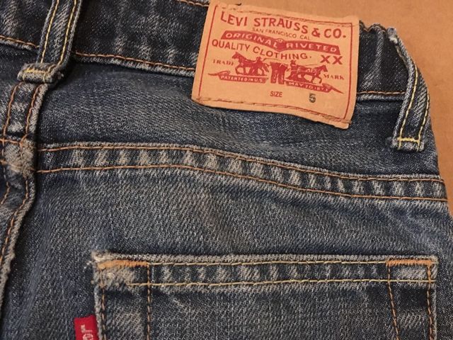 Vaqueros levi's niño