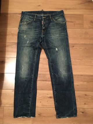 Tejanos DSQUARED2 hombre de segunda mano por 60 EUR en Barcelona en WALLAPOP
