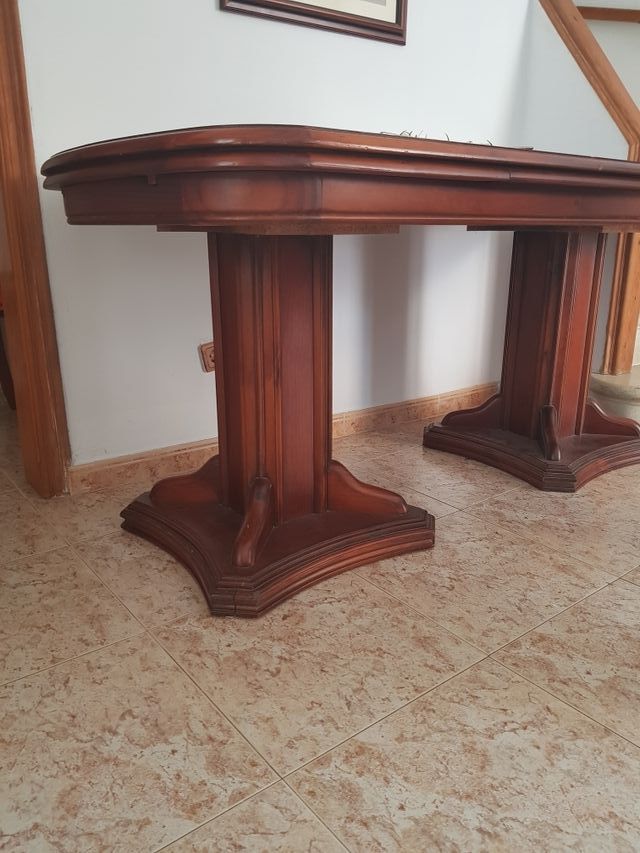 Mesa comedor madera maciza y 5 sillas del conjunto de segunda mano ... Mesa comedor madera maciza y 5 sillas del conjunto de segunda mano ...