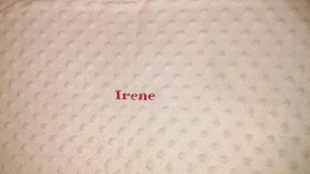 Manta, cuna o cochecito bordada Irene