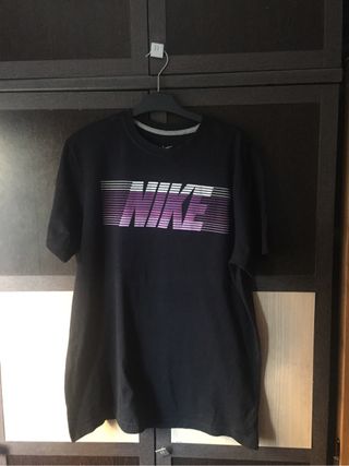 Camiseta nike hombre original de segunda mano por 10 EUR en Madrid en  WALLAPOP
