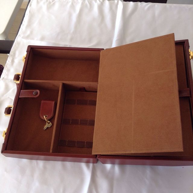 Maletin de piel nuevo