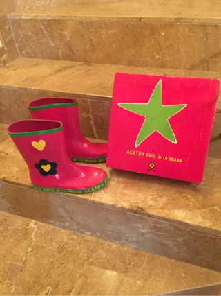 Botas de agua N 32 Agatha Ruiz de la Prada de segunda mano por 15 EUR en  Vallirana en WALLAPOP