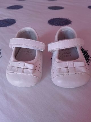 Zapatos bebé talla 13-14 Zara Mini de segunda mano por 11 EUR en Madrid en  WALLAPOP