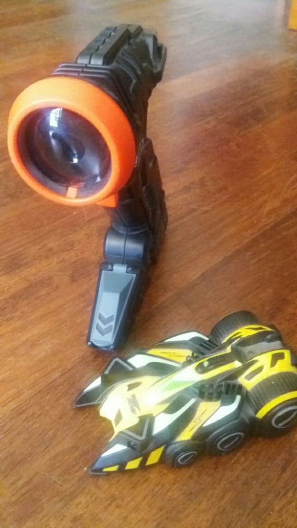 Coche dirigido por láser