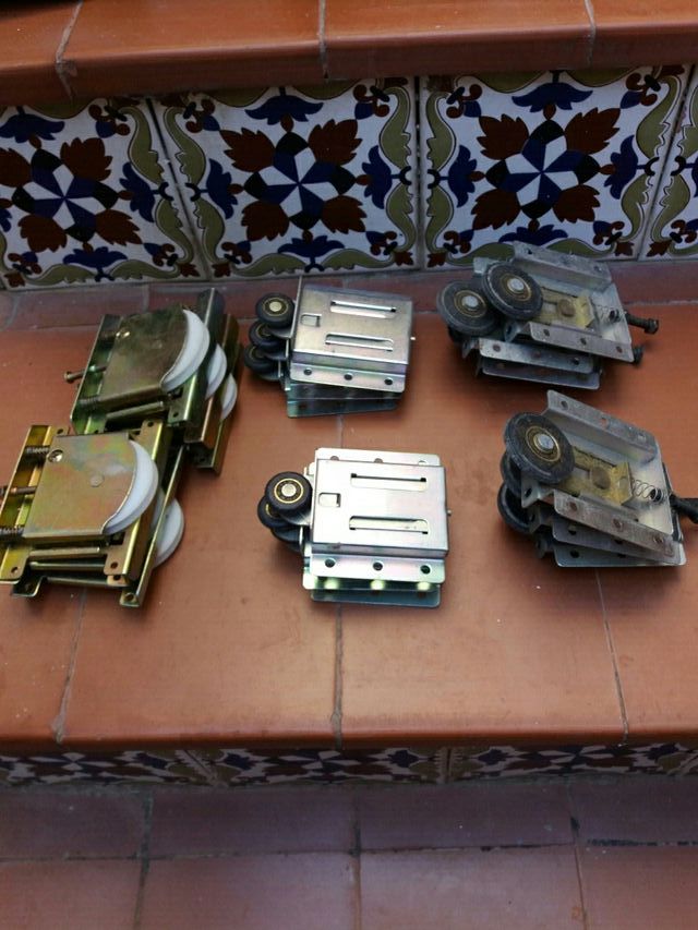 Kit de ruedas grandes ypequeñas puertas correderas de segunda mano por