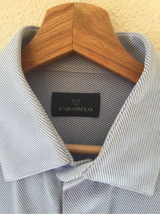 Camisa hombre de Caramelo de segunda mano por 15 € en Camisa hombre de Caramelo de segunda mano por 15 € en