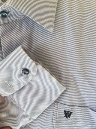 Camisa hombre de Caramelo de segunda mano por 15 € en Camisa hombre de Caramelo de segunda mano por 15 € en