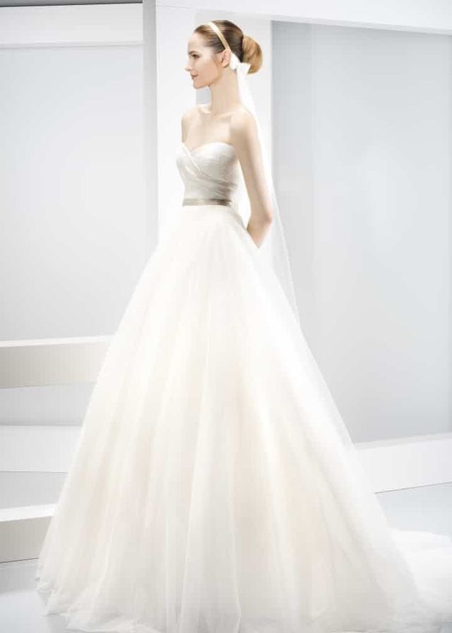 vestido de novia jesus peiro de segunda mano por 800 € en madrid en