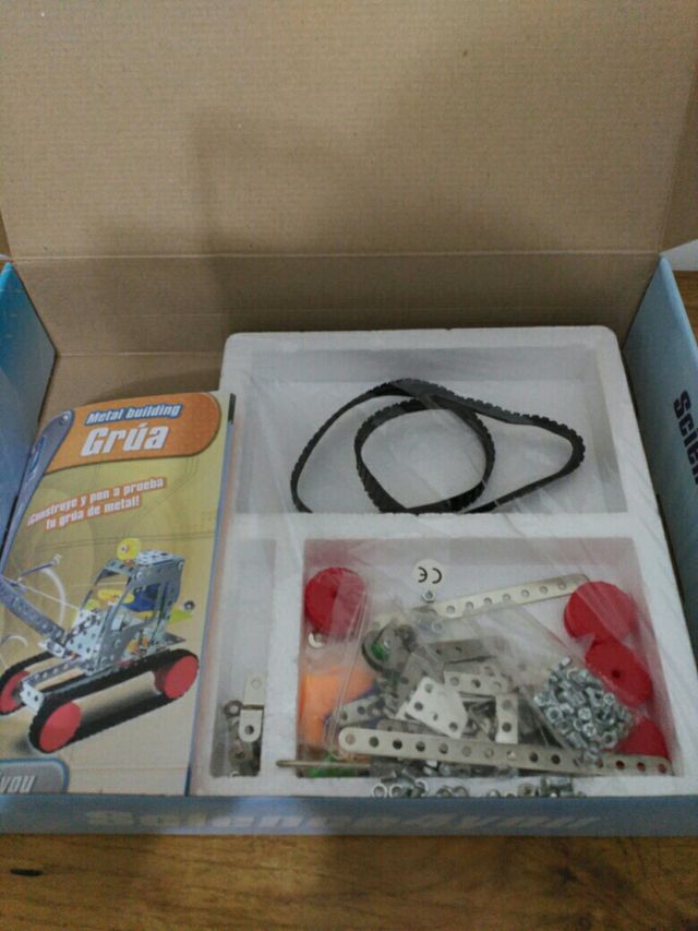Grúa metal construcción Science4you