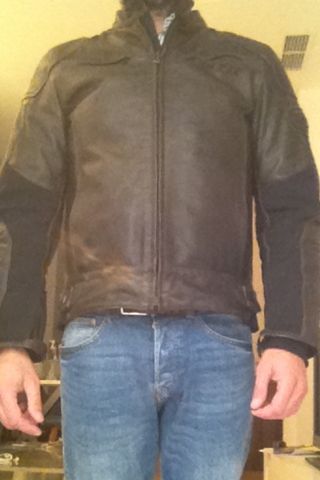 Sevilla Chaqueta Wallapop Segunda Cuero En De Mano Moto qwqBx6z