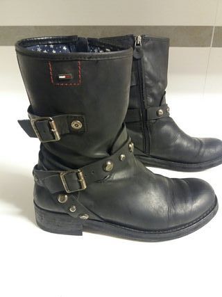 Botas moteras piel Tommy Hilfiger de segunda mano por 27 EUR en Armilla en  WALLAPOP