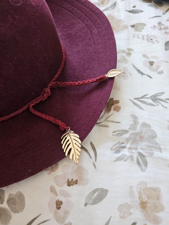 LOTE SOMBREROS MUJER VARIAS MARCAS.