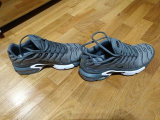 Nike tn verde grisáceo de segunda mano por 75 EUR en Barcelona en WALLAPOP