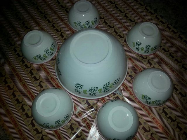 Antiguo Juego de Cuencos Porcelana