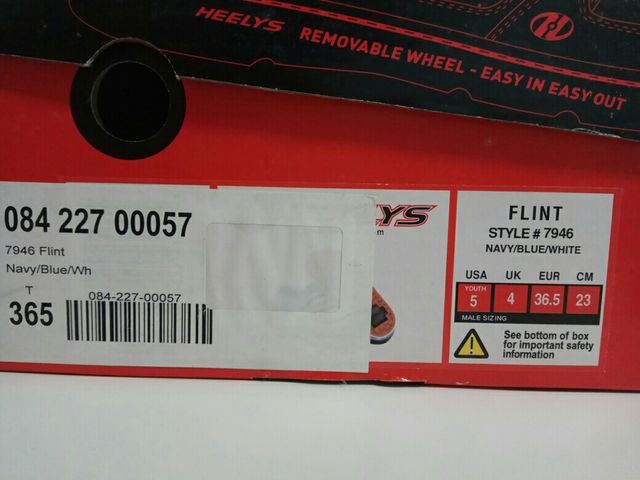 Tenis con ruedas ( Hellys)