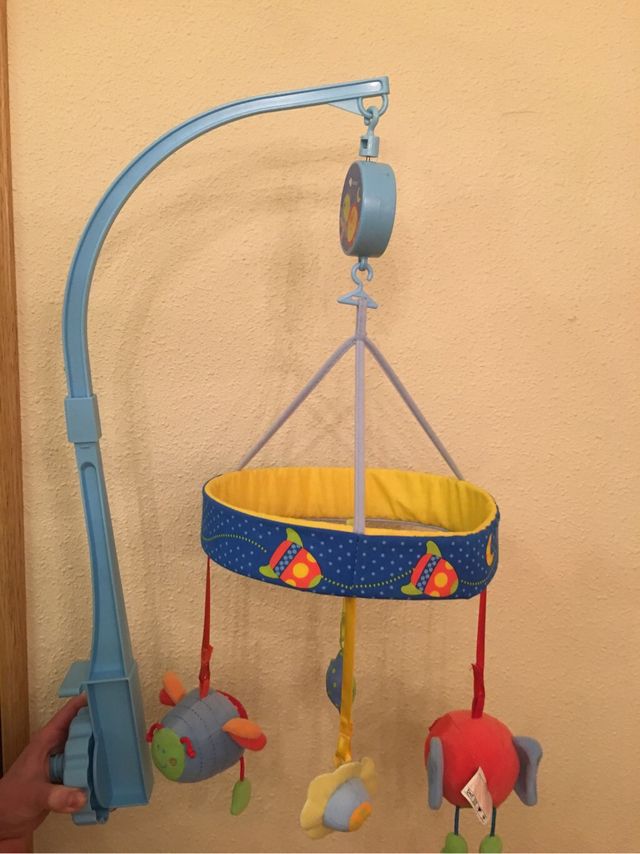 Móvil musical para cuna