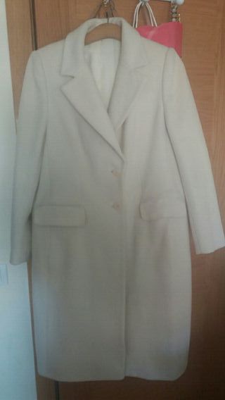 Abrigo blanco mujer El Corte Ingles de segunda mano por 30 EUR en Santiago  y Zaraiche en WALLAPOP