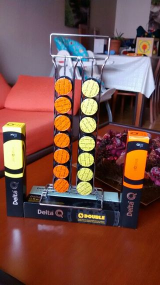 Dispensador cápsulas Delta Q de segunda mano por 10 EUR en Móstoles en  WALLAPOP