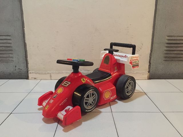 Correpasillos Ferrari