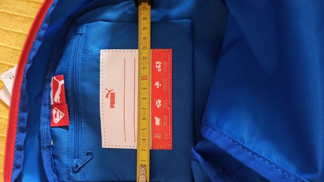 Mochila Puma Superman con capa nueva SIN ESTRENAR
