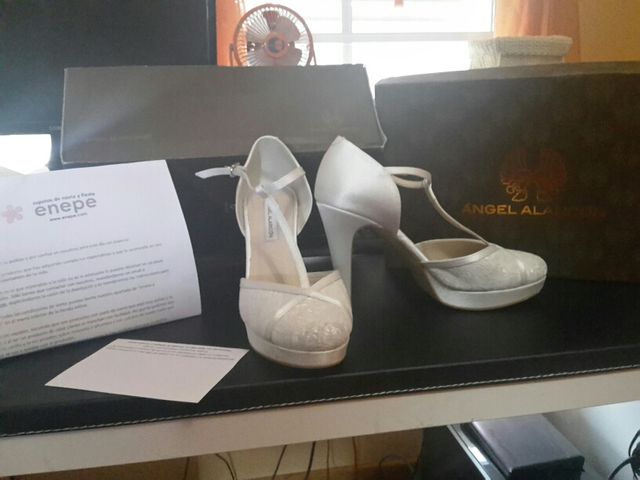 zapatos de novia enepe de segunda mano por 40 € en moraleja de