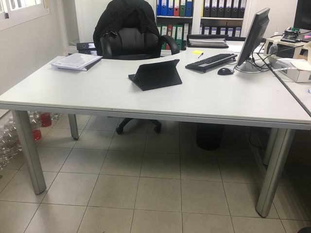 Mesas de oficina de segunda mano por 100 € en Madrid en WALLAPOP Mesas de oficina de segunda mano por 100 € en Madrid en WALLAPOP
