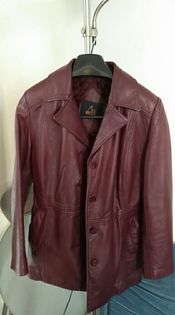 Chaqueta  tres cuartos de CUERO