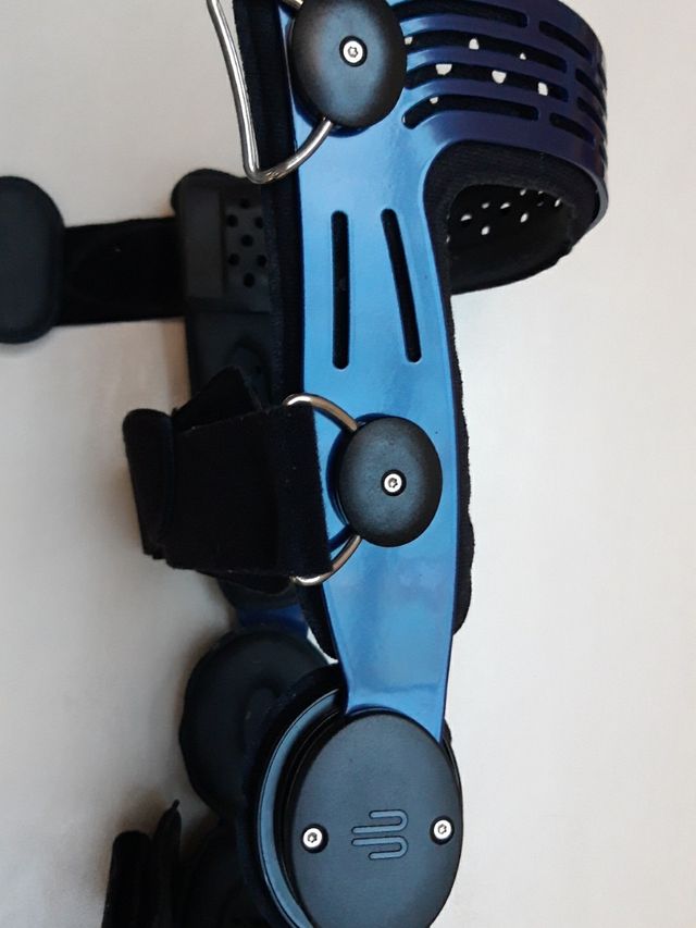 Ortesis de Rodilla derecha