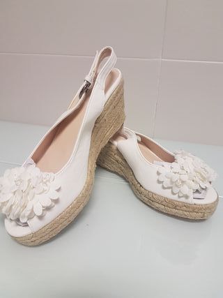 Sandalias esparto para novia sin estrenar de segunda mano por 20 EUR en  Leganés en WALLAPOP