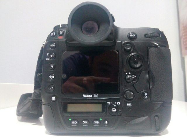 Cámara digital Nikon D4