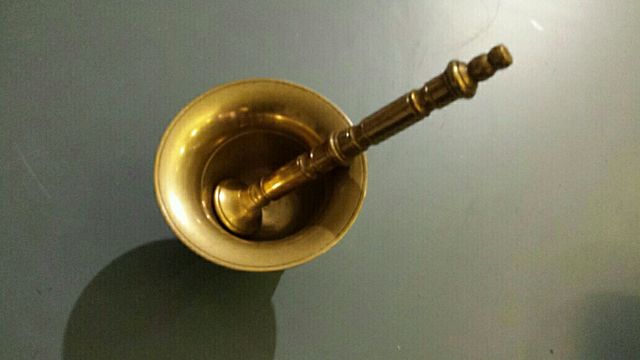 Mortaio o malta in ottone