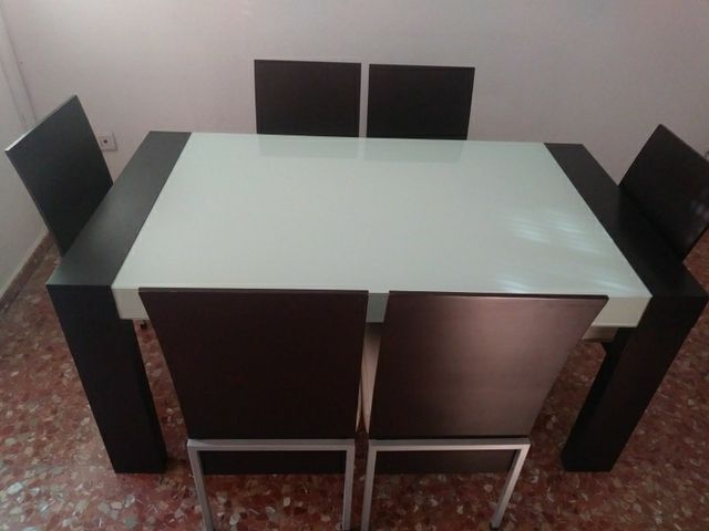 Mesa comedor y sillas de segunda mano por 600 € en Silla en WALLAPOP Mesa comedor y sillas de segunda mano por 600 € en Silla en WALLAPOP