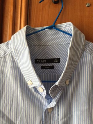 Camisa hombre manga larga JULES de segunda mano por 5 € en Camisa hombre manga larga JULES de segunda mano por 5 € en