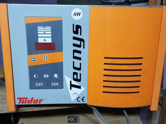 Cargador baterías 24V