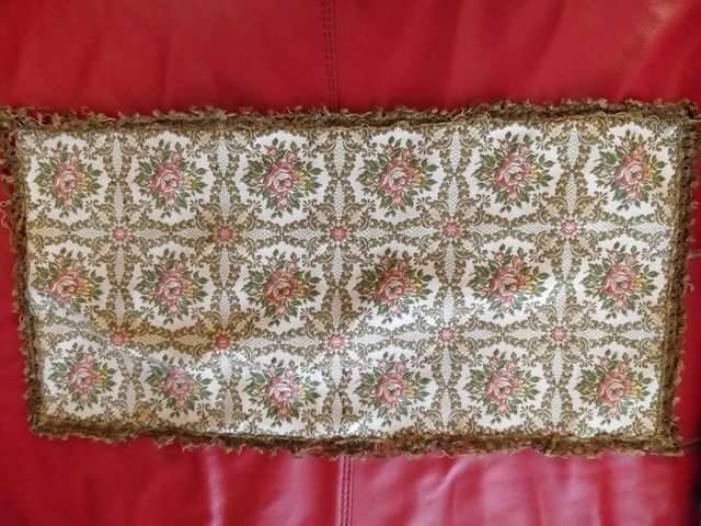 Pañitos antiguos, 4 en total, a 8€cada uno