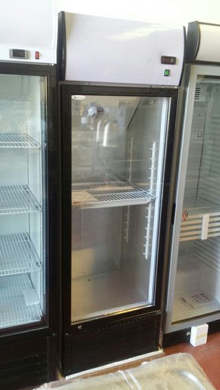 Nevera con puerta de cristal de segunda mano en WALLAPOP