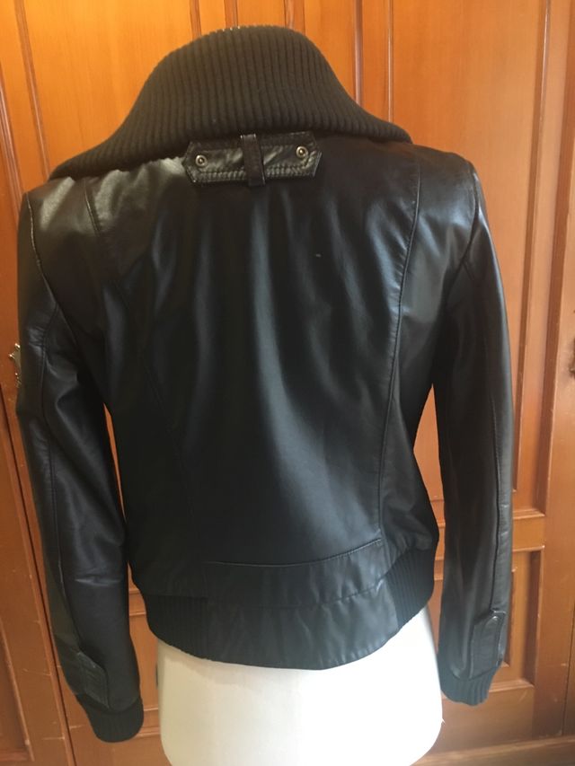 Chaqueta cuero negra