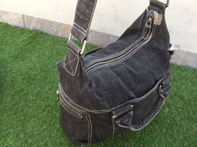 Bolso DKNY gris casual