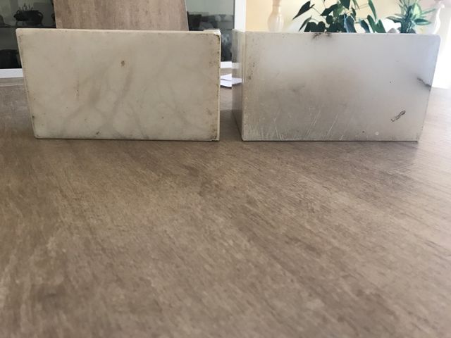 Caballos de mármol. Los 2 caballos 30 euros