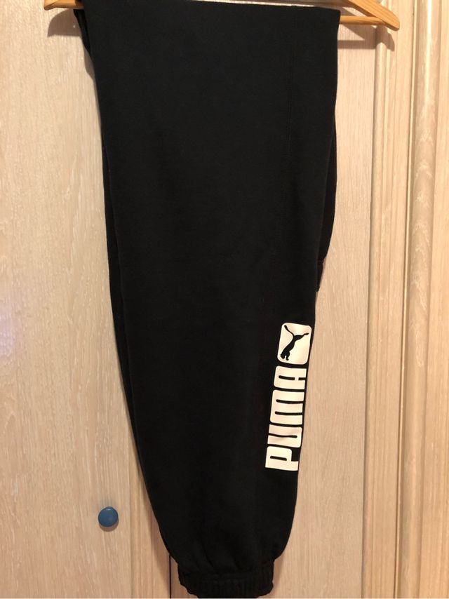 Pantalon chandall PUMA. 20 eur