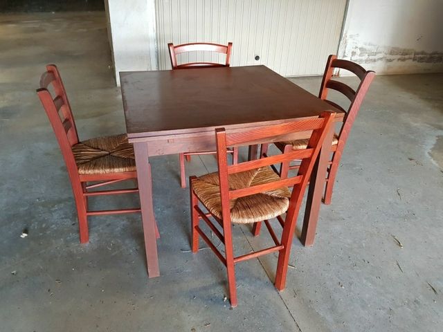 Mesa y sillas comedor de segunda mano por 80 € en Llança en WALLAPOP Mesa y sillas comedor de segunda mano por 80 € en Llança en WALLAPOP