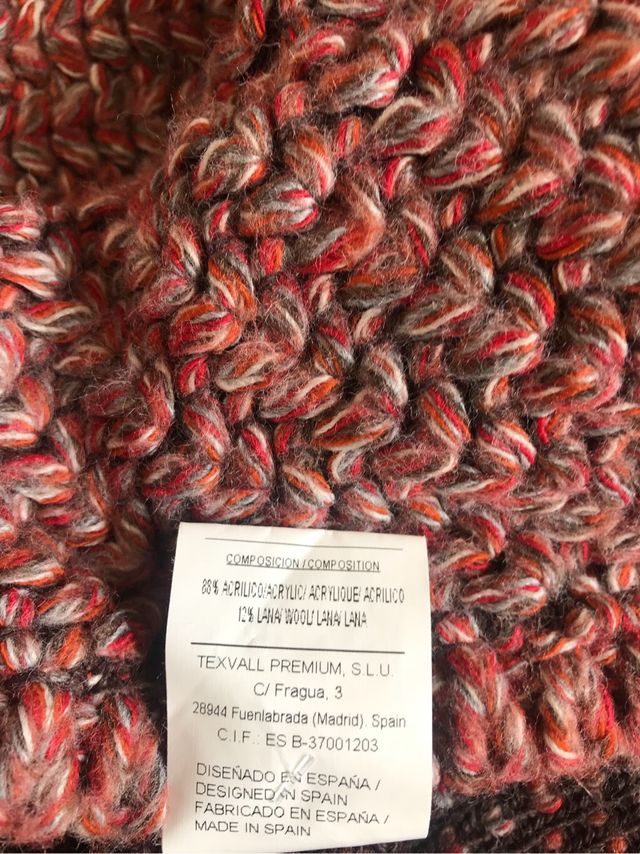 Poncho tricotado VanDOS